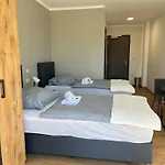 Guest house Sara 3*