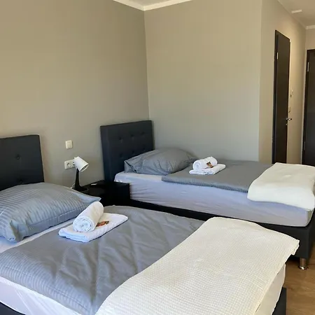 Πανσιόν Sara Μαγδεβούργο